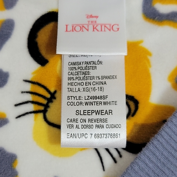 Disney's Lion King Sleep Top - Picture 5 of 7